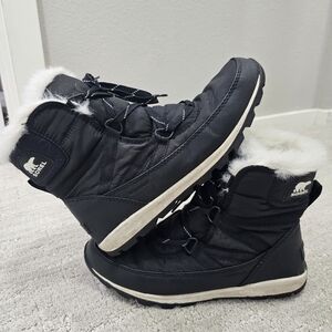 Sorel Black Womebs Winter Boots with White Fur Trim
